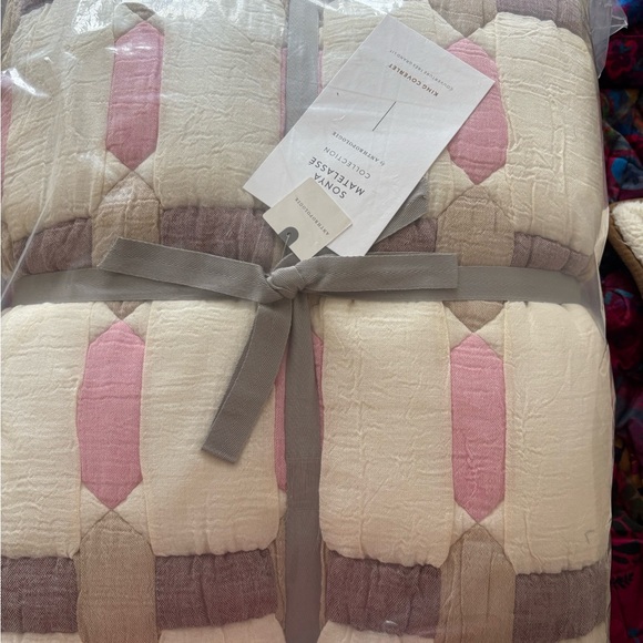 NWT Anthropologie Collection Soft Tones king size bed - Picture 2 of 2